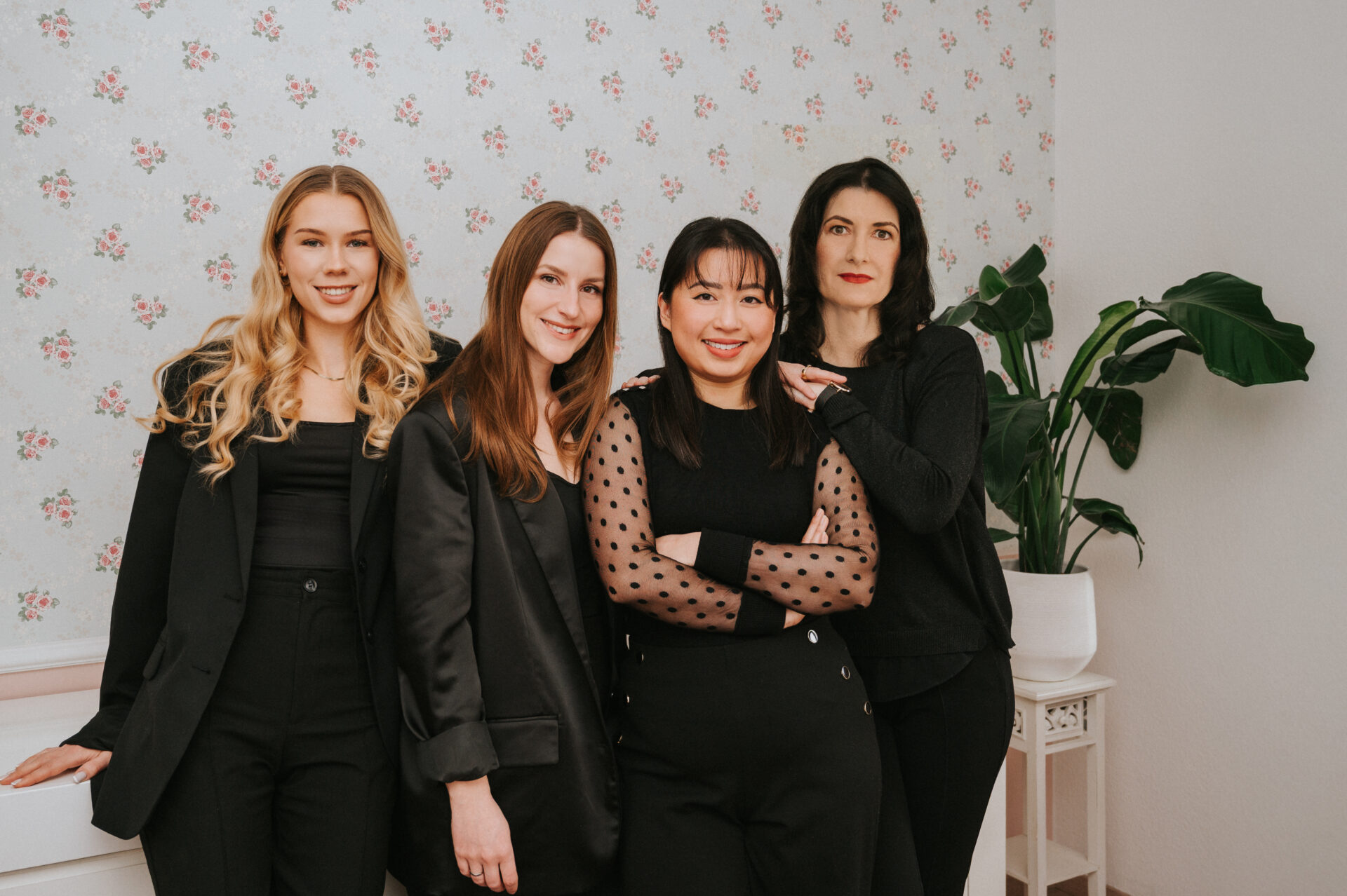 Teamfoto von Phuong, Jana, Sandra und Nathalie